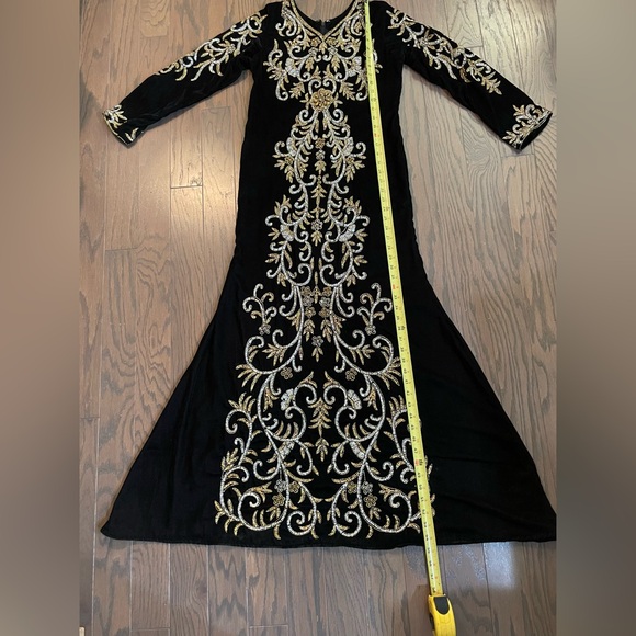 VTG BLACK VELVET BEADED EMBELLISHED GOWN DRESS SIZE SMALL - Picture 15 of 16